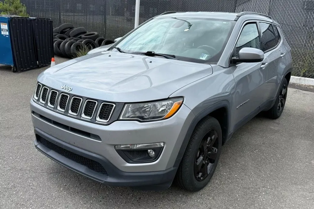 2020 Jeep Compass Latitude photo 1
