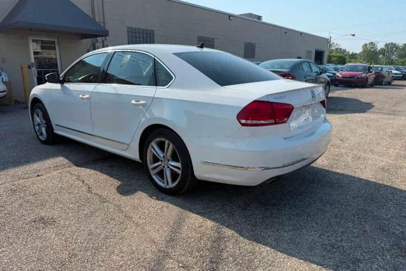 2013 Volkswagen Passat TDI SEL Premium photo 1