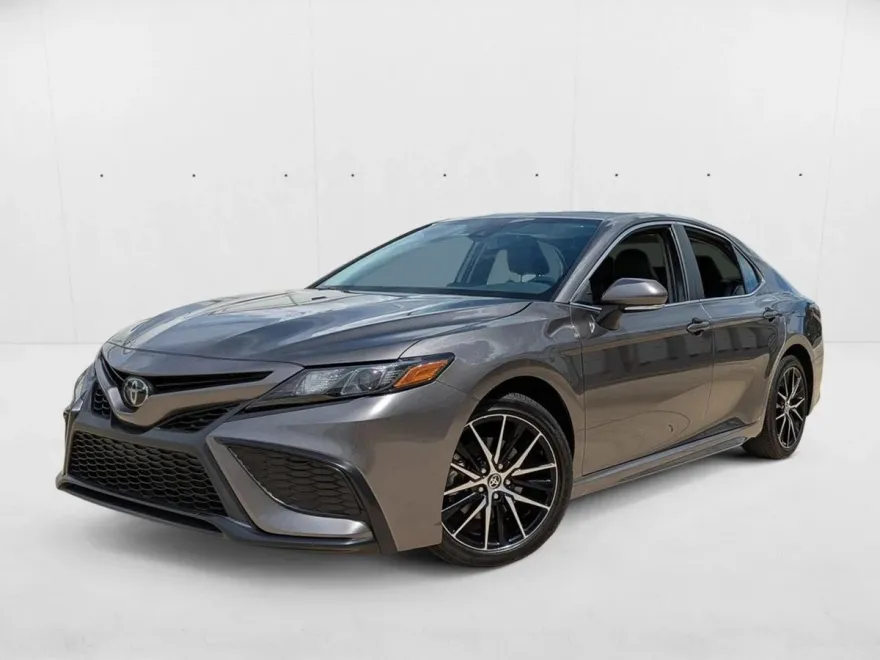 2024 Toyota Camry SE photo 1