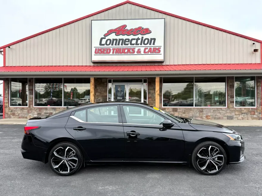 2024 Nissan Altima 2.5 SR photo 1