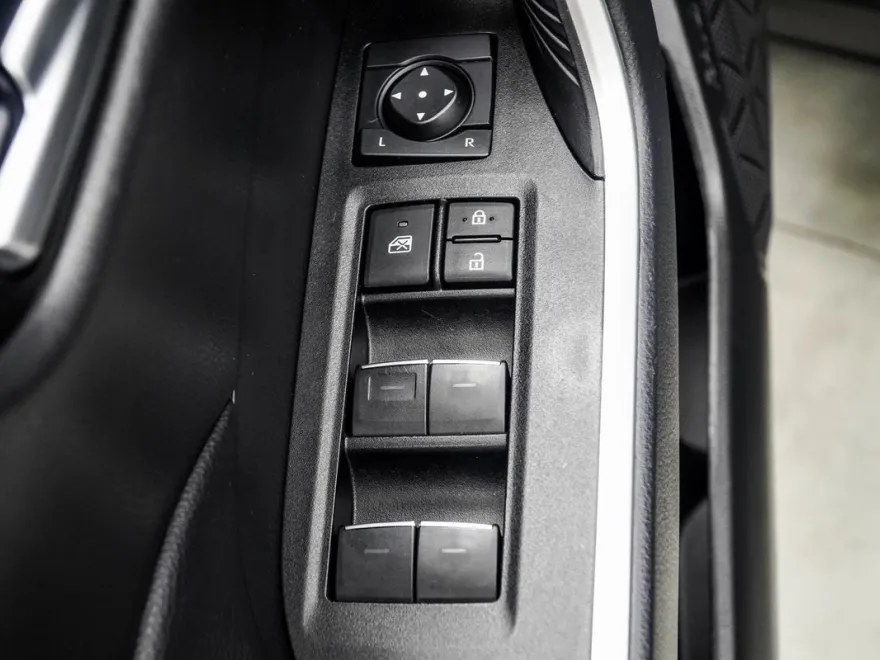 2024 Toyota RAV4 XLE photo 28