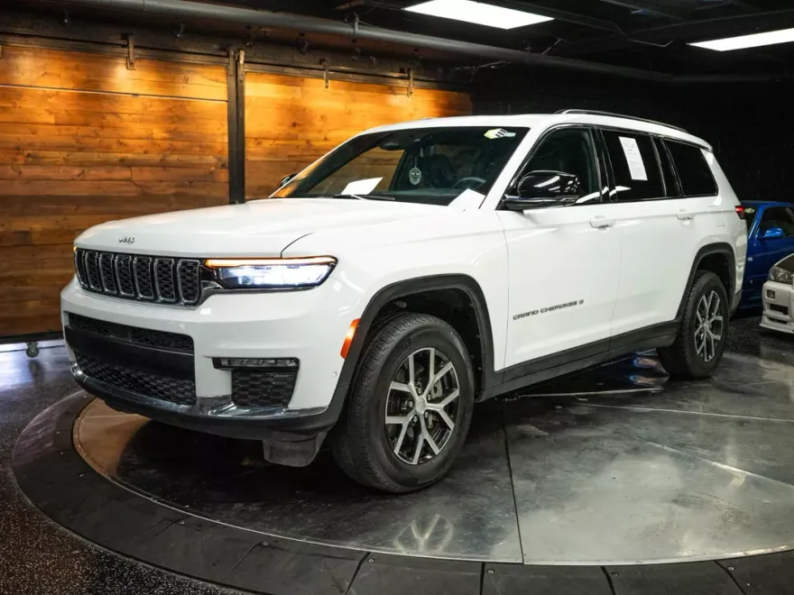 2024 Jeep Grand Cherokee Limited photo 1