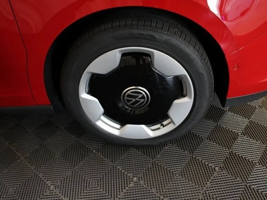 2025 Volkswagen ID. Buzz Pro Plus photo 1