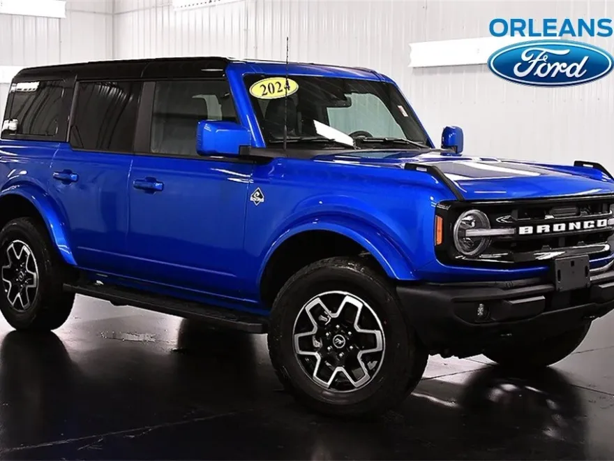 2024 Ford Bronco Outer Banks photo 1