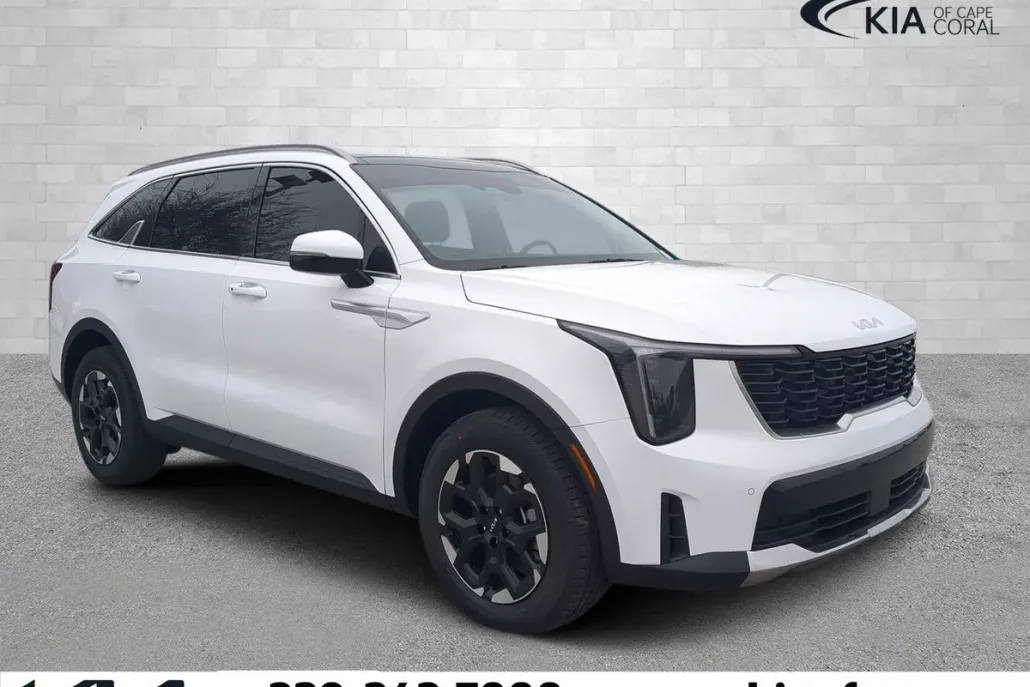 2025 Kia Sorento S photo 1