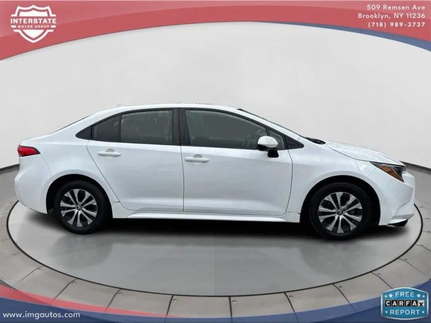 2022 Toyota Corolla Hybrid LE photo 1