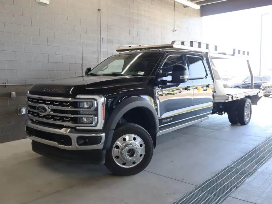 2023 Ford F-450 Lariat photo 1
