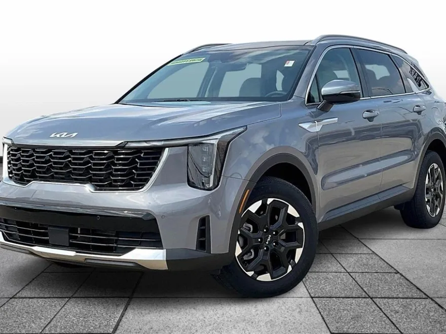 2025 Kia Sorento S photo 1