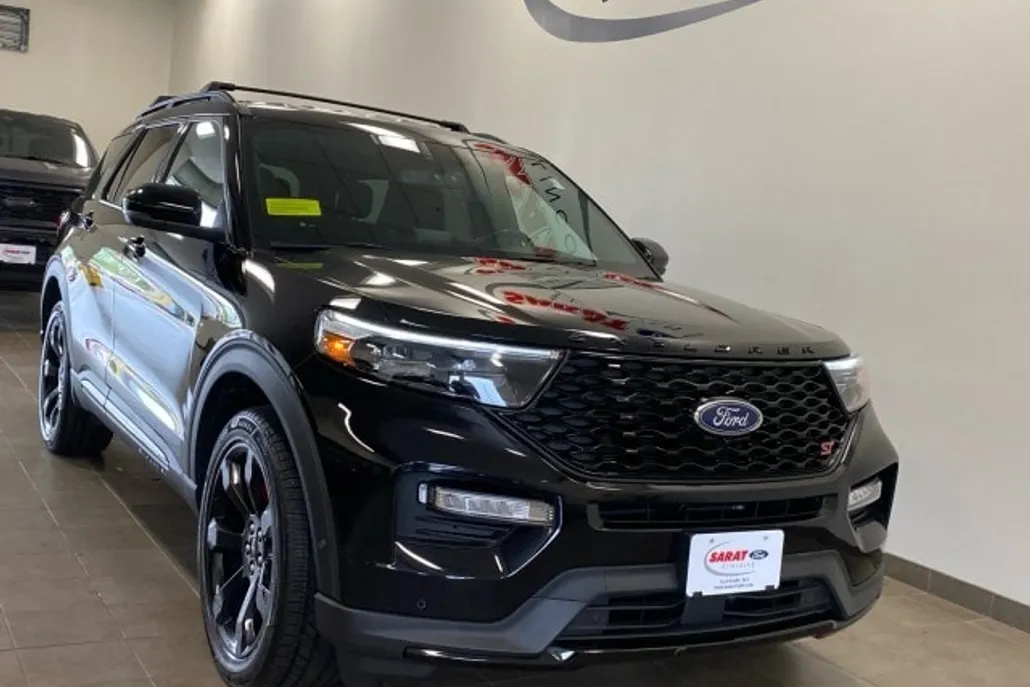 2022 Ford Explorer ST photo 1