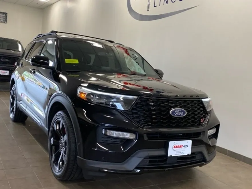 2022 Ford Explorer ST photo 1
