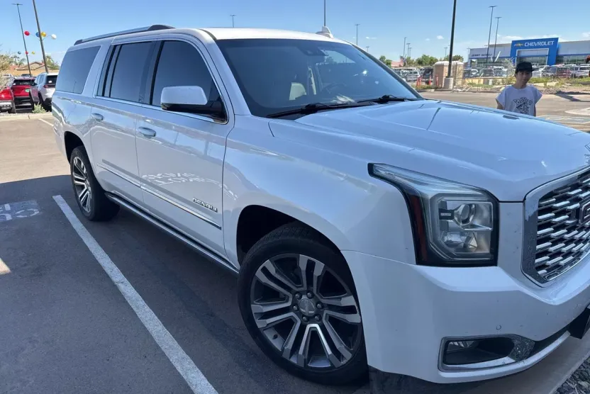 2019 Gmc Yukon XL Denali photo 1