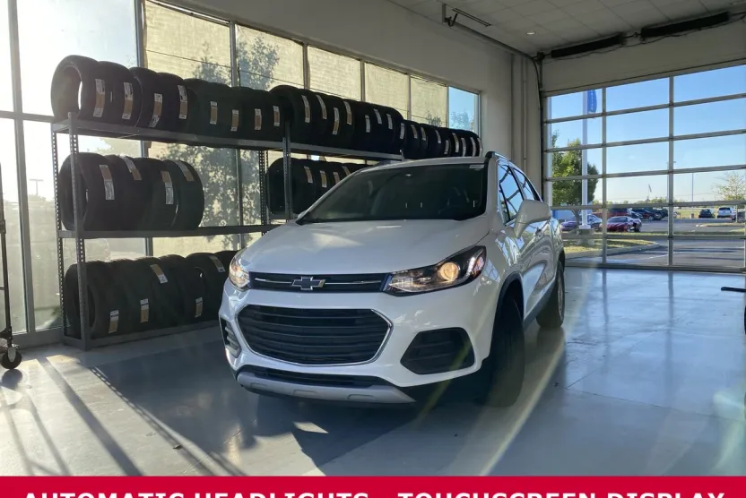 2020 Chevrolet Trax LT photo 1
