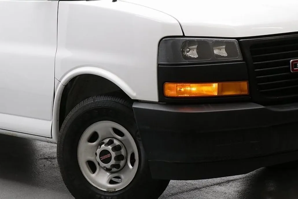 2023 Gmc Savana Cargo 2500 photo 1