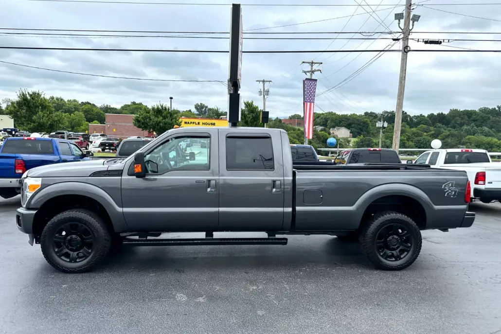 2015 Ford F-350 Lariat photo 1