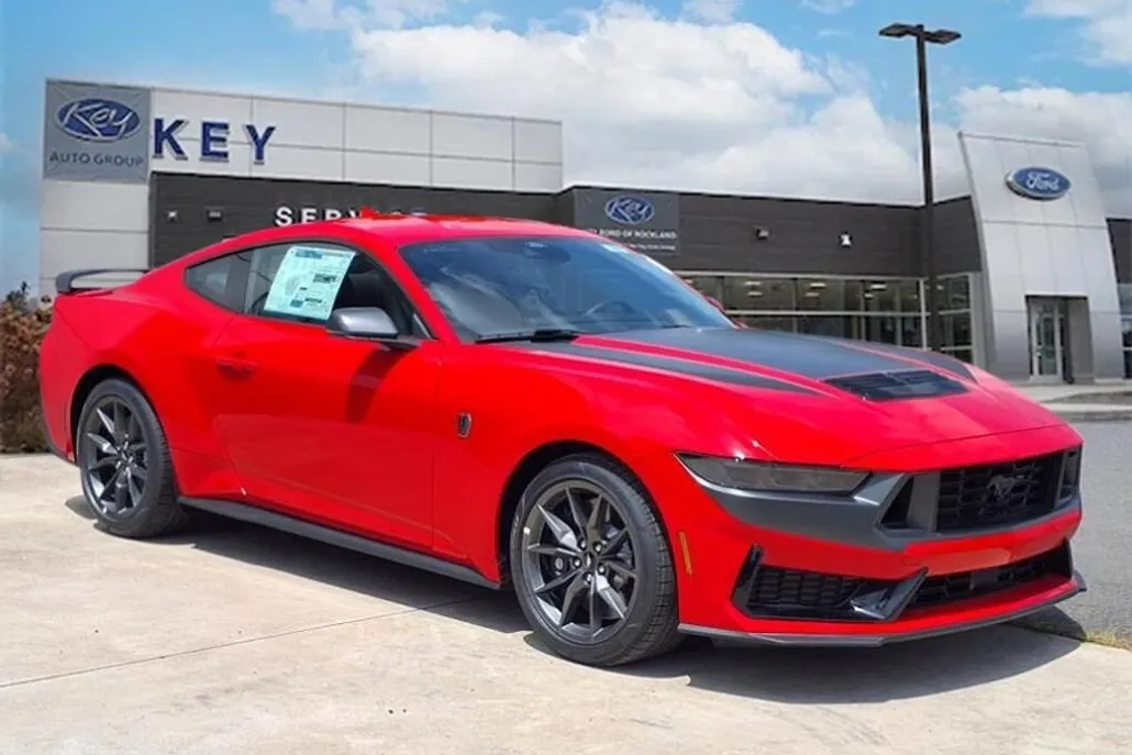 2025 Ford Mustang Dark Horse Deluxe photo 1