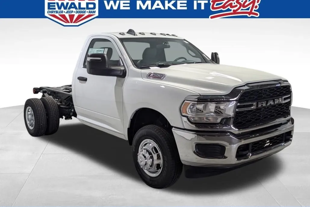 2024 Ram 3500 Tradesman photo 1