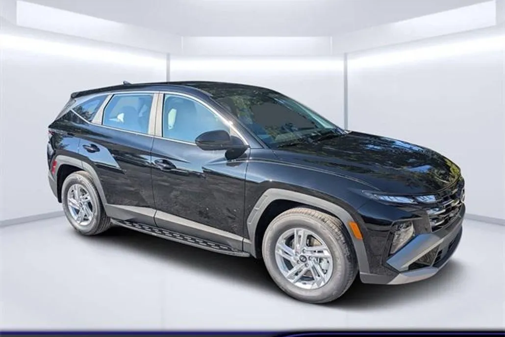2025 Hyundai Tucson SE photo 1