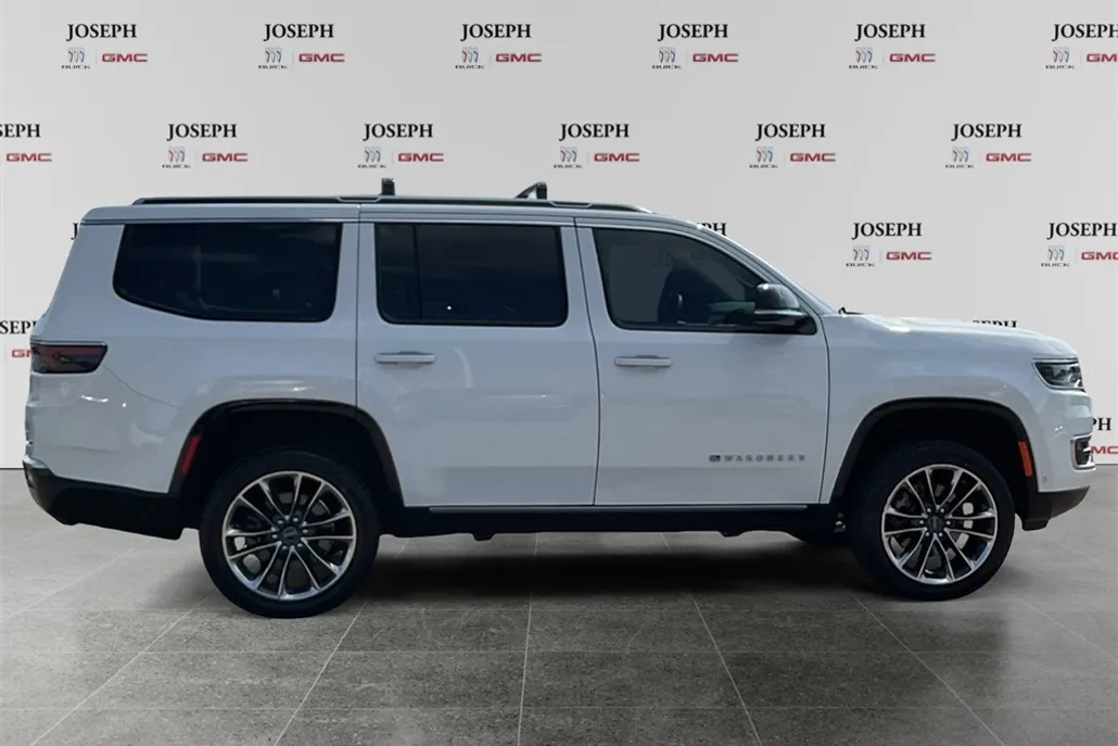 2023 Jeep Wagoneer Series III photo 1