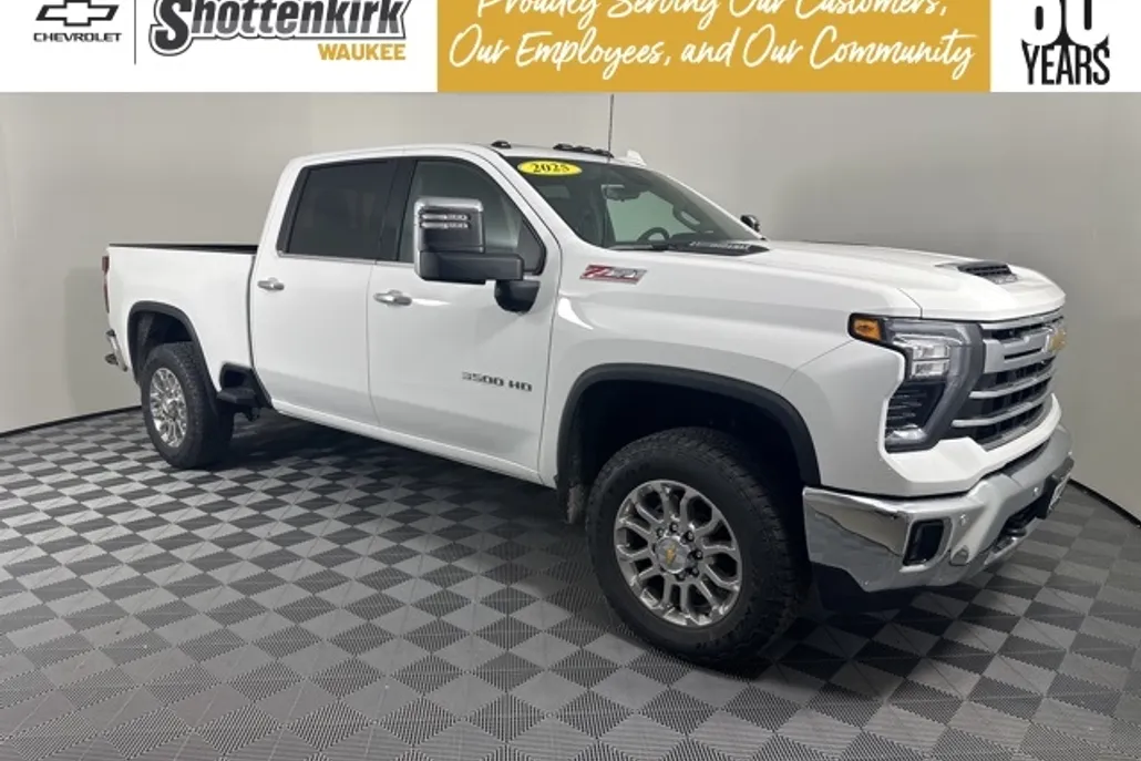 2025 Chevrolet Silverado 3500HD LTZ photo 1