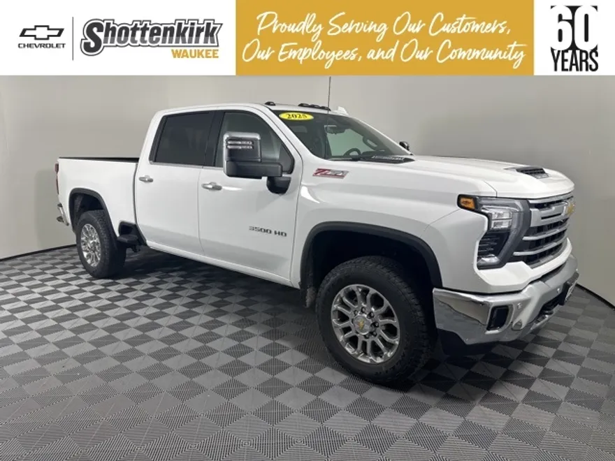 2025 Chevrolet Silverado 3500HD LTZ photo 1