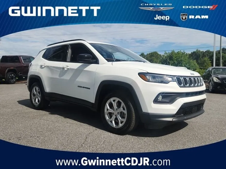 2024 Jeep Compass Latitude photo 1