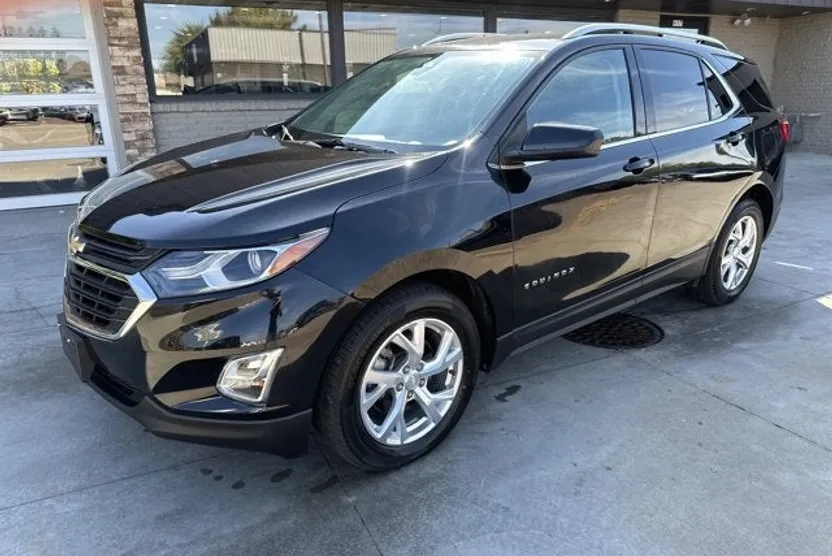 2020 Chevrolet Equinox LT photo 1