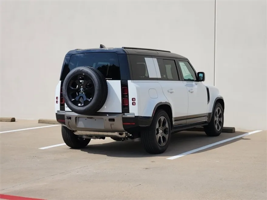 2025 Land Rover Defender 110 X-Dynamic SE photo 1