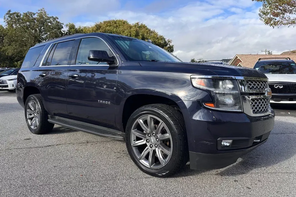 2017 Chevrolet Tahoe LT photo 1