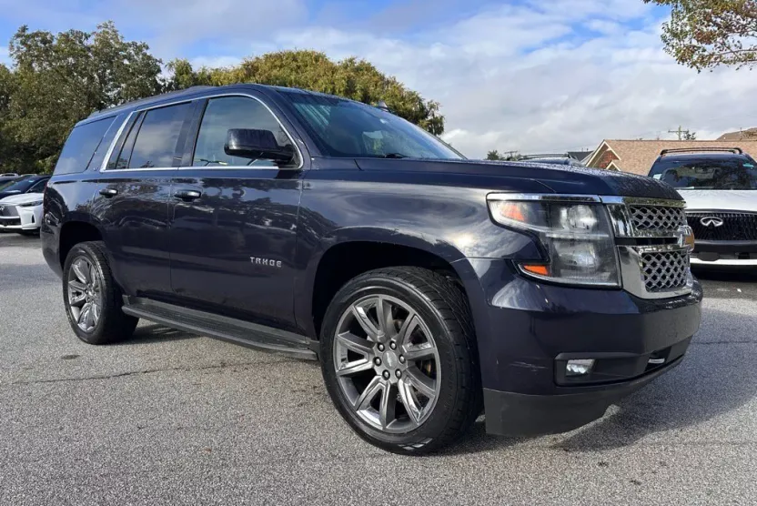 2017 Chevrolet Tahoe LT photo 1