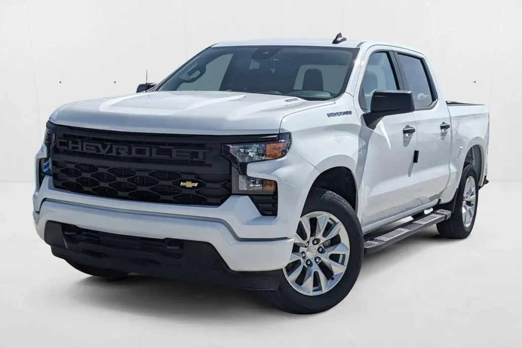 2025 Chevrolet Silverado 1500 Custom photo 1