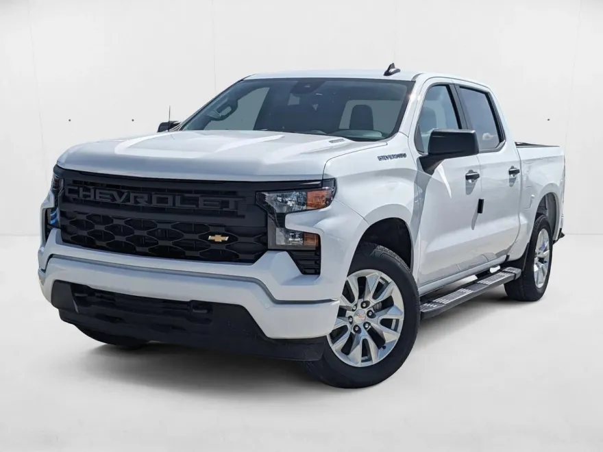 2025 Chevrolet Silverado 1500 Custom photo 1
