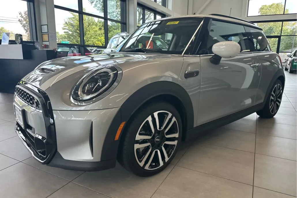 2024 Mini Cooper 2 Door Hardtop S photo 1