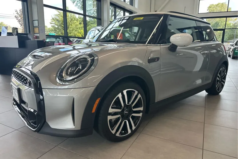 2024 Mini Cooper 2 Door Hardtop S photo 1