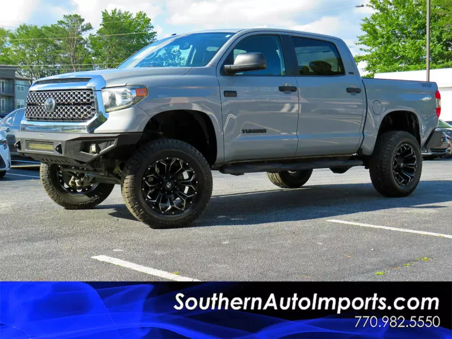 2018 Toyota Tundra SR5 CrewMax photo 1