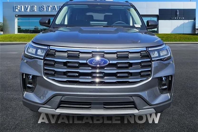 2025 Ford Explorer photo 1
