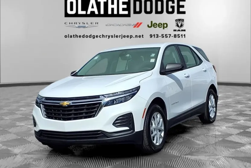 2024 Chevrolet Equinox LS photo 1