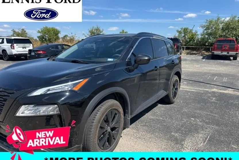 2023 Nissan Rogue SV photo 1