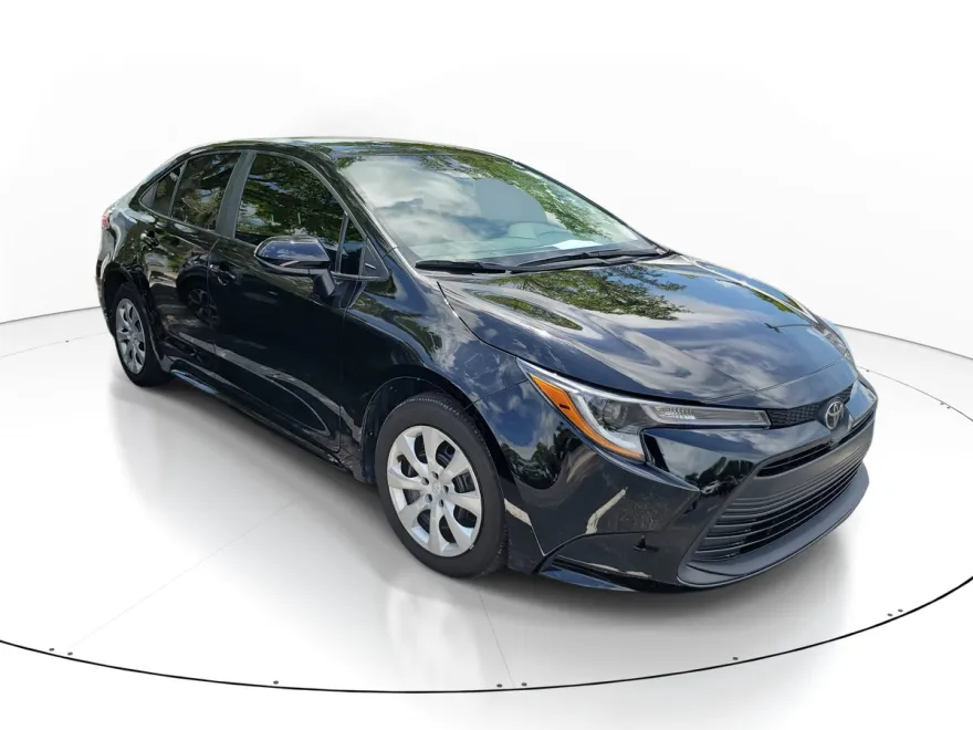 2024 Toyota Corolla LE photo 1