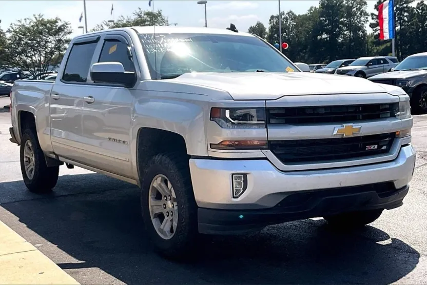 2016 Chevrolet Silverado 1500 LT photo 1