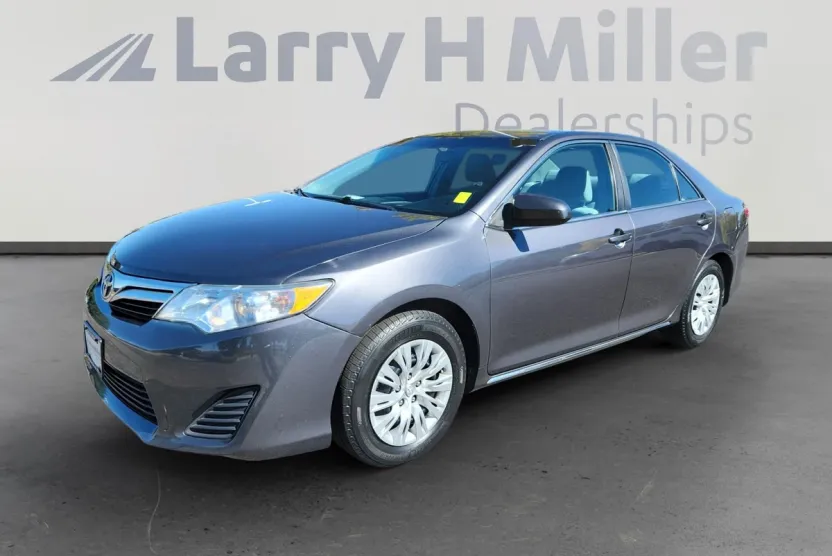 2014 Toyota Camry L photo 1