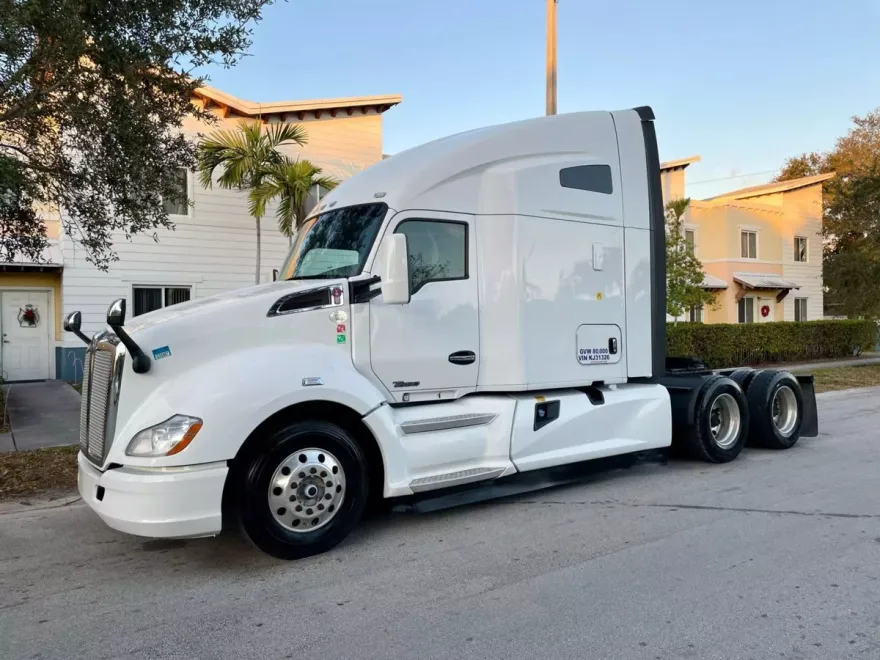 2019 Kenworth T680 photo 2