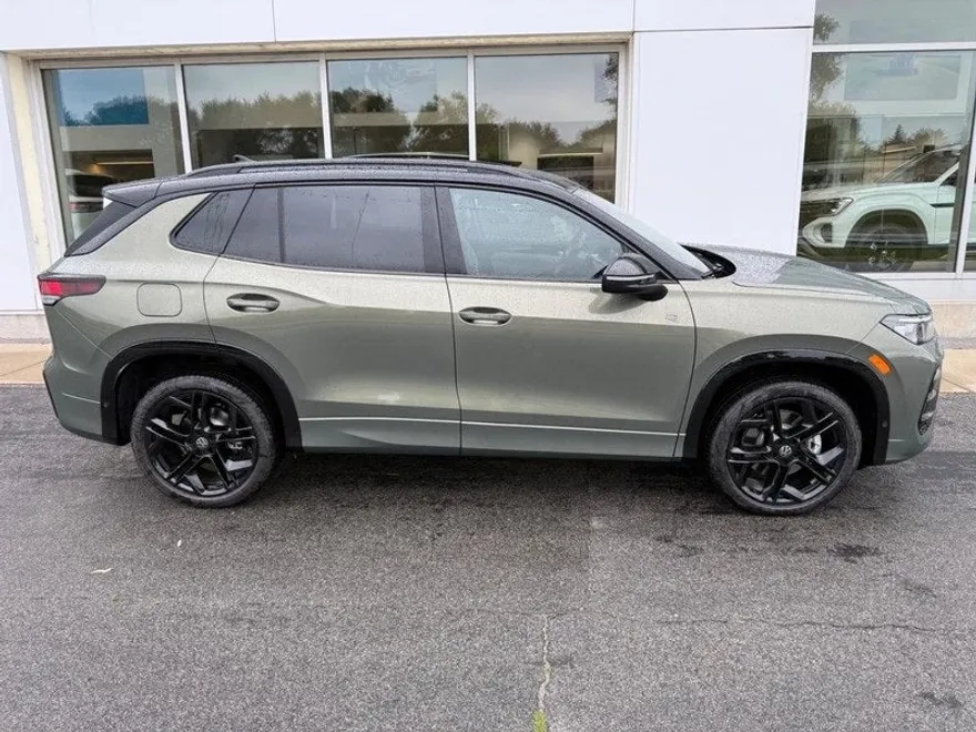 2025 Volkswagen Tiguan SE R-Line Black photo 1