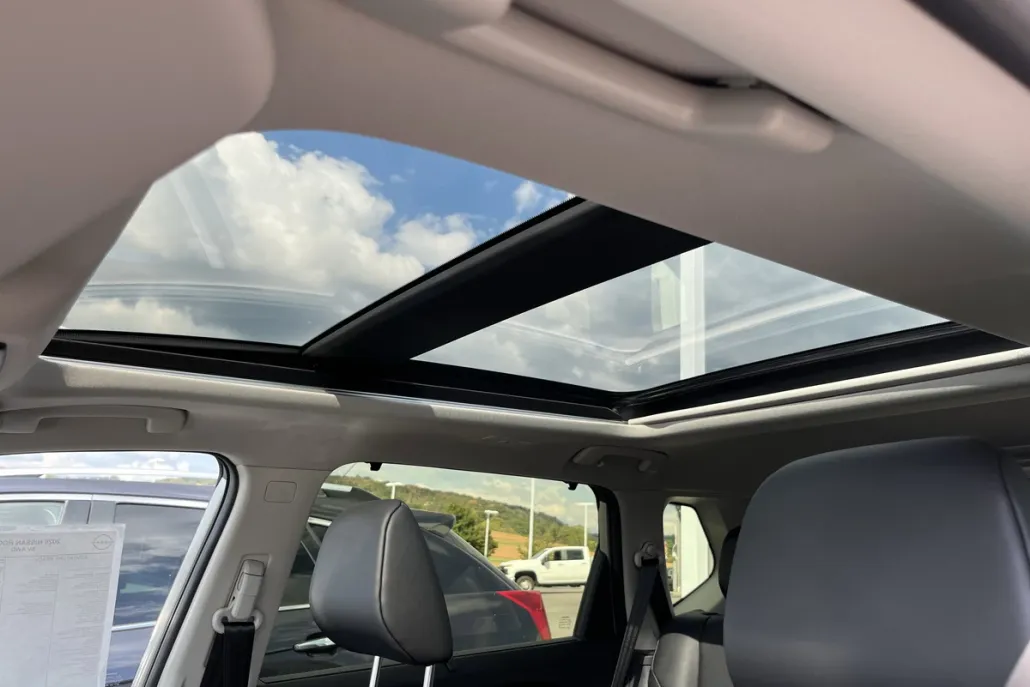 2026 Nissan Rogue SV photo 1