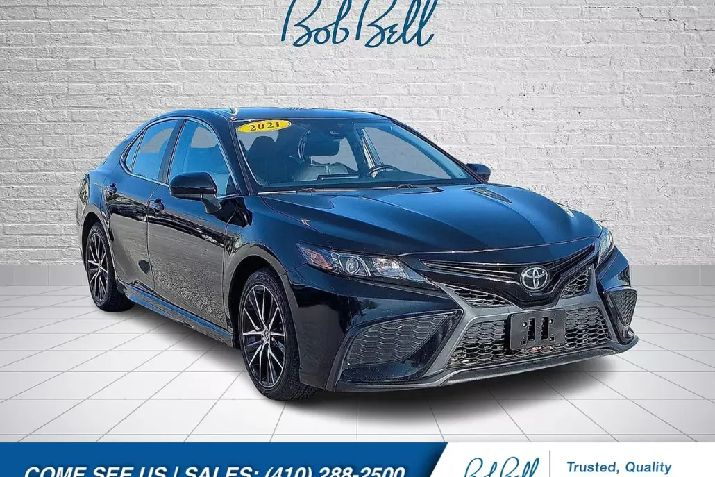 2021 Toyota Camry SE photo 1