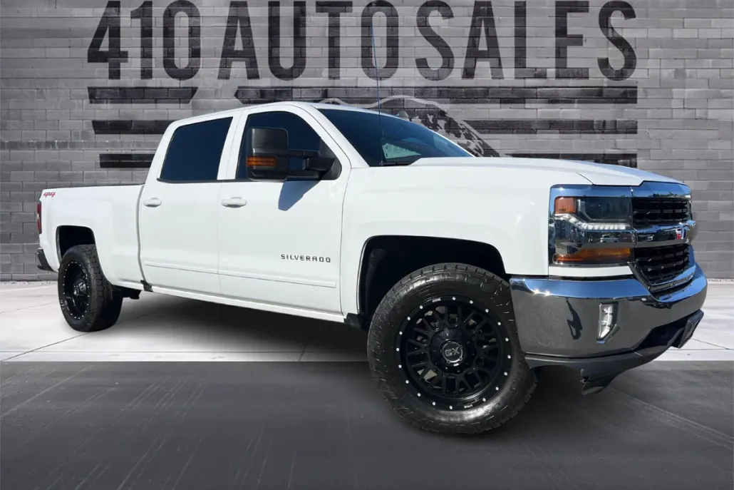 2017 Chevrolet Silverado 1500 LT photo 1
