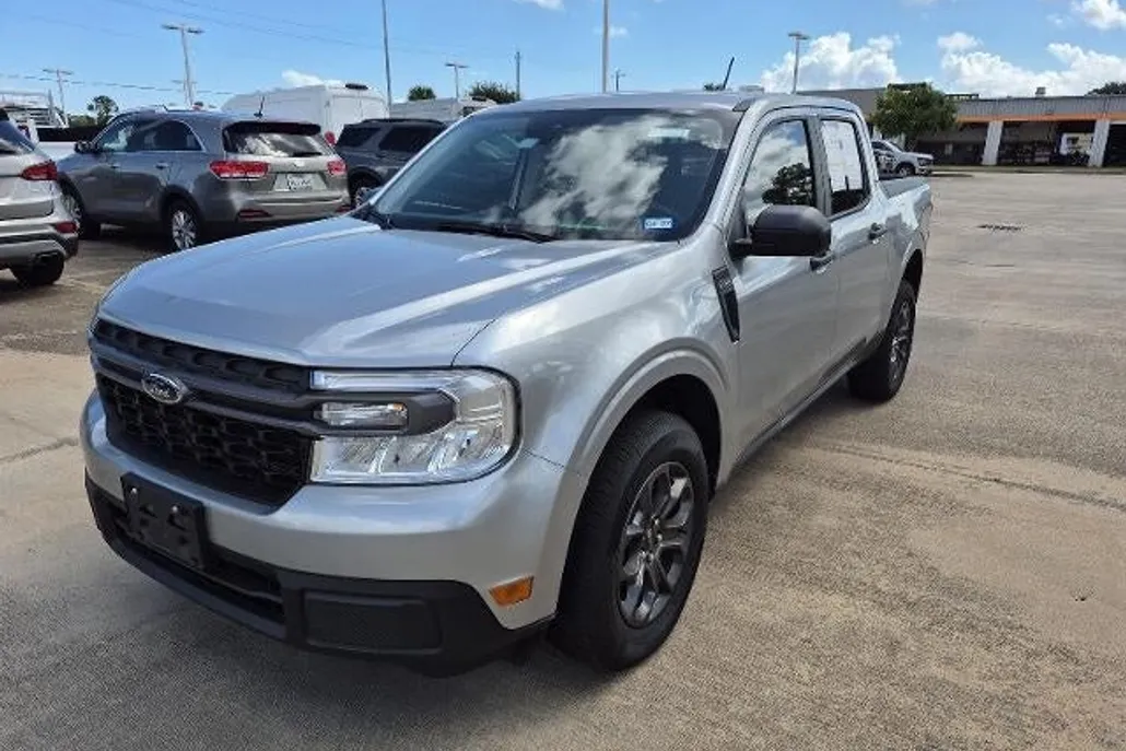 2024 Ford Maverick XLT photo 1