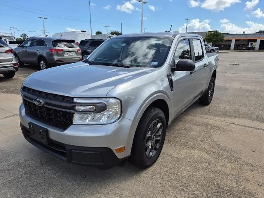 2024 Ford Maverick XLT photo 1
