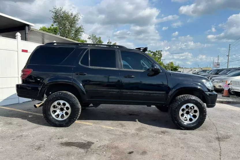 2002 Toyota Sequoia SR5 Sport photo 1