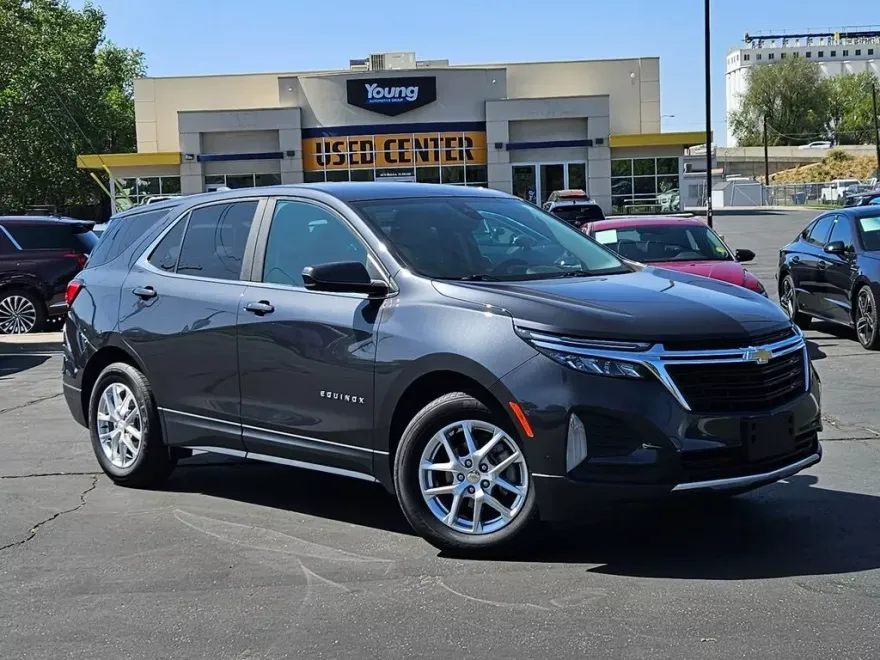 2022 Chevrolet Equinox LT photo 1