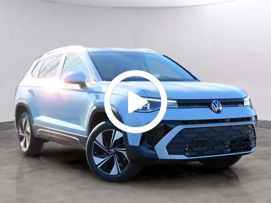 2025 Volkswagen Taos SE photo 1